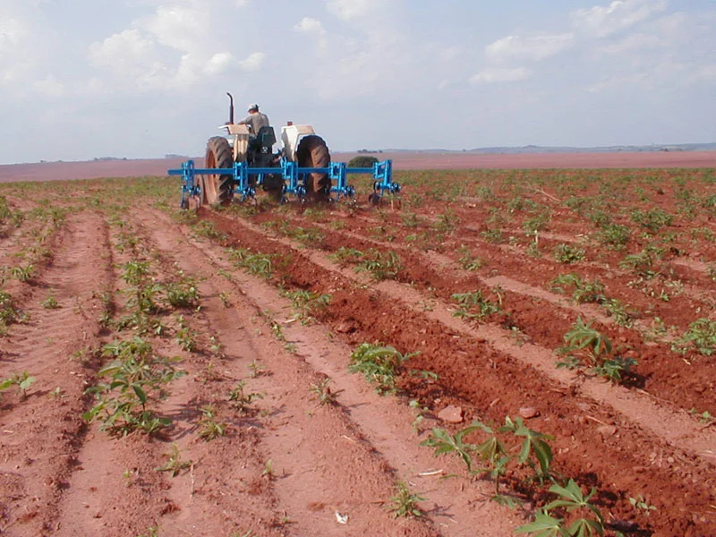 sistema paralelogramo articulado cultivador Vibro ação independente por linha